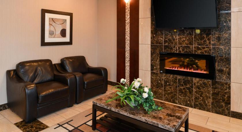Holiday Inn Express Edmonton North photo