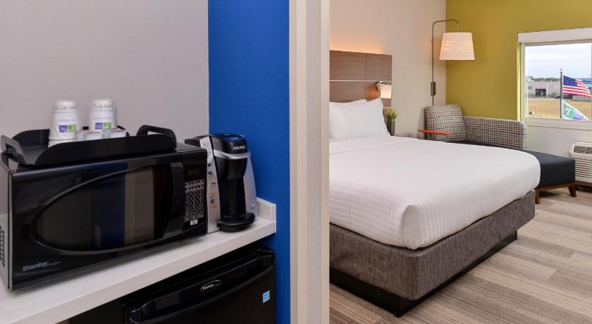 Holiday Inn Express & Suites Trinity