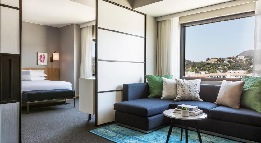 Image of Everly 1 Bedroom Suite 0