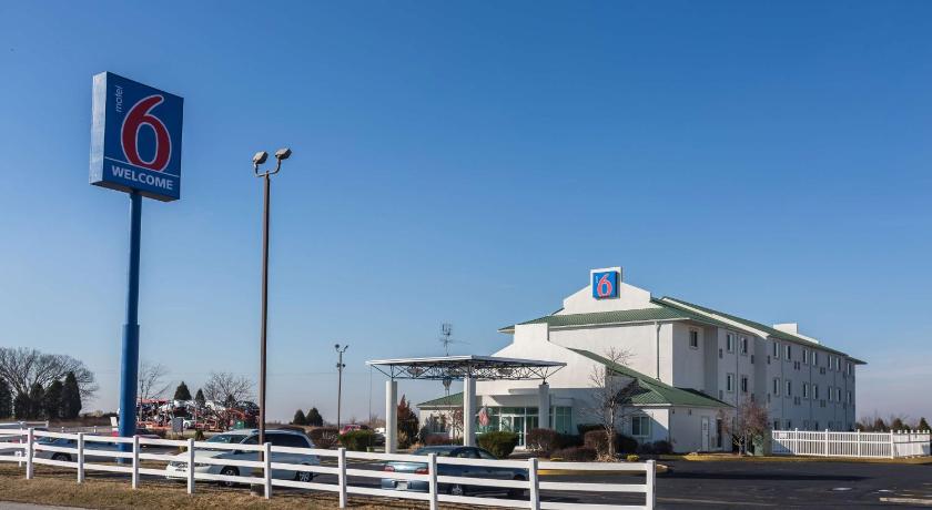 Motel 6-Dale, IN