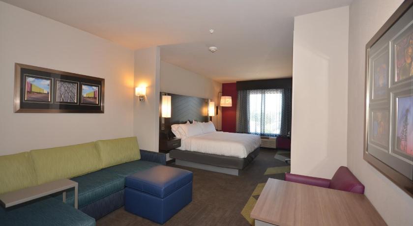 Holiday Inn Express & Suites Oklahoma City Mid - Arpt Area