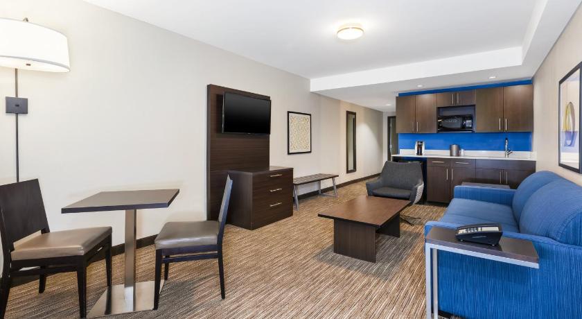 Holiday Inn Express Winnipeg Airport - Polo Park