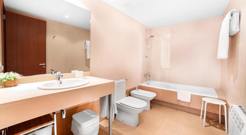 Imatge de Apartament 3 Habitacions amb Vista (Three-Bedroom Apartment with Views) 2