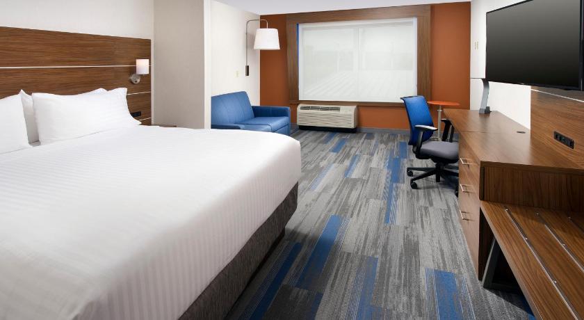 Holiday Inn Express & Suites Altoona