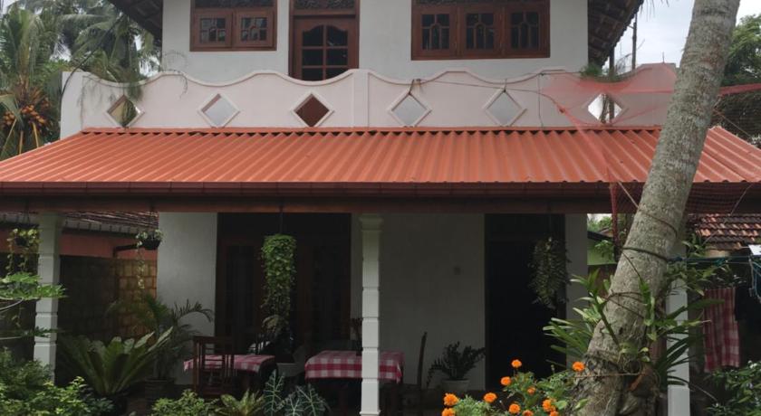 Our House Hikkaduwa — Hotel in Hikkaduwa