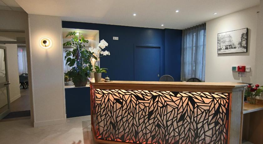 Hotel Montaigne photo