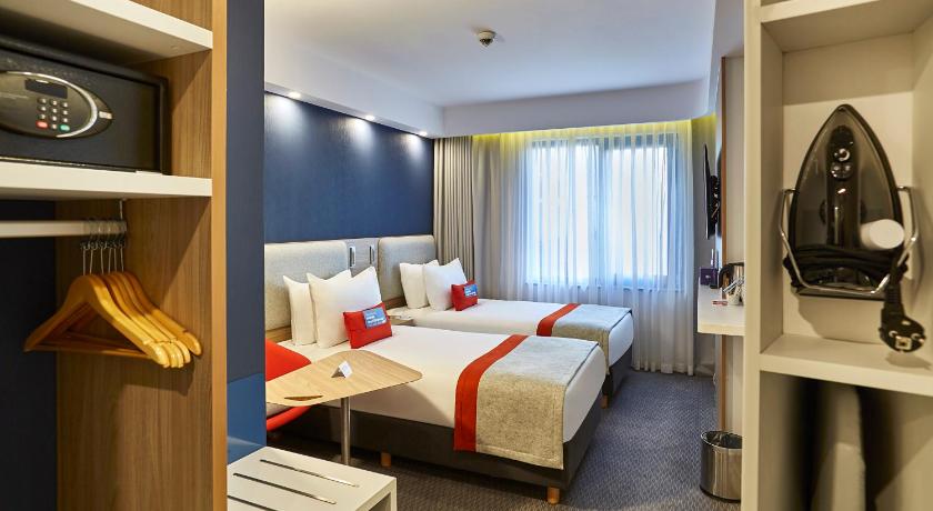 Holiday Inn Express İstanbul - Ataköy Metro (Holiday Inn Express Istanbul - Atakoy Metro)