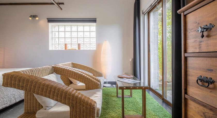 Image of Suite with Pool View 4