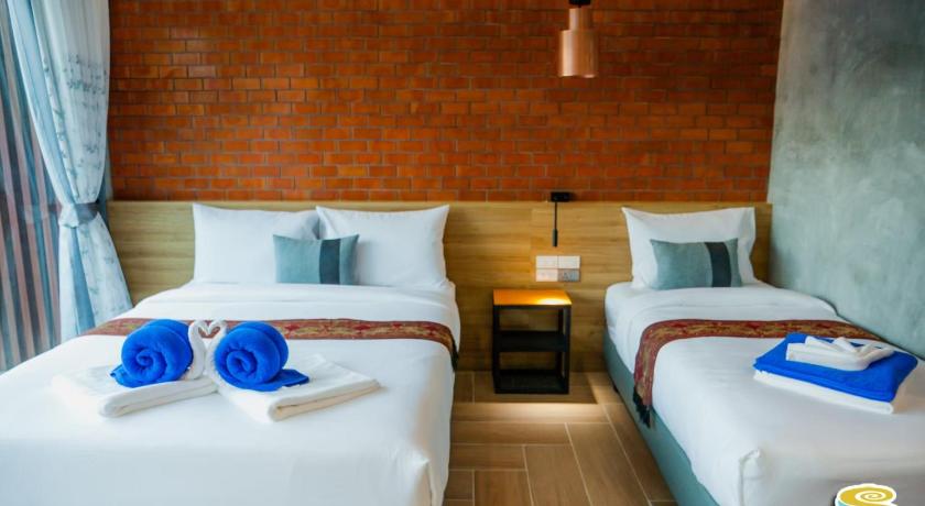 Image of Deluxe Family Room 7