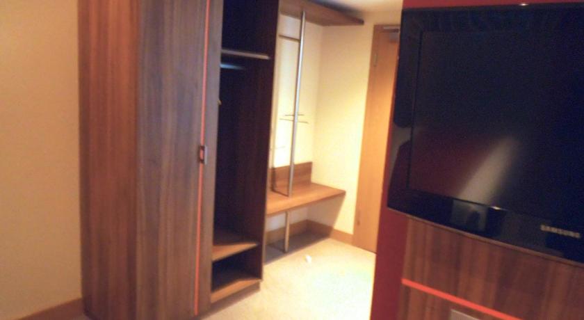 Ramada by Wyndham Hounslow - Heathrow East