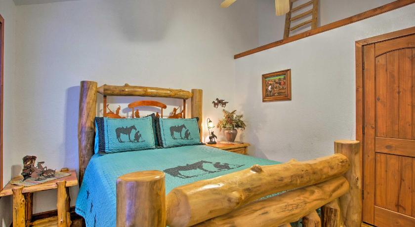 Oklahoma Cabin with Hot Tub by Broken Bow Lake! photo
