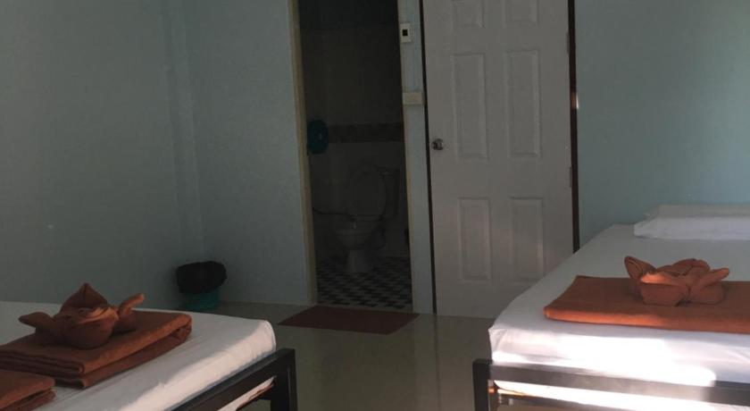 Image of Basic Triple Room 12