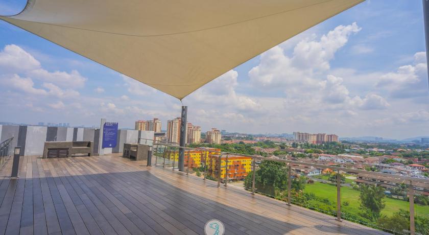 Cozy 2-bedroom condo w Pool - 5 Pax - Kajang photo