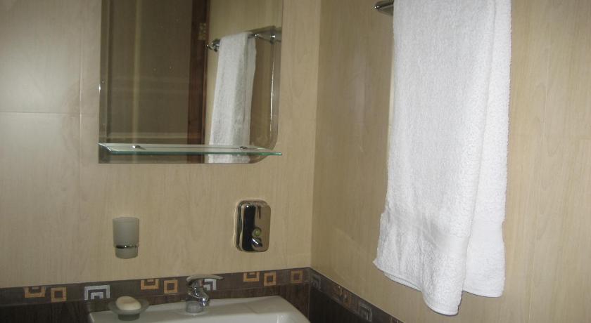 Image of Standard Twin Room 3