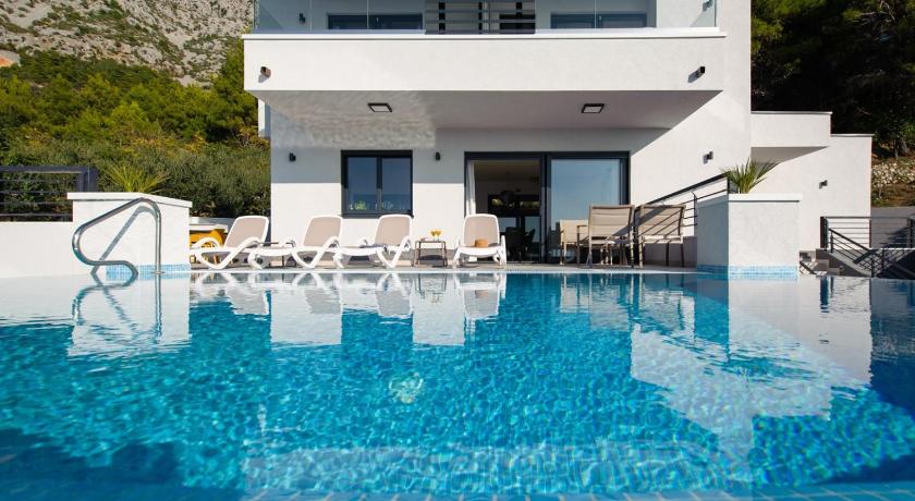 Villa Leona a luxury villa near Makarska, heated pool photo