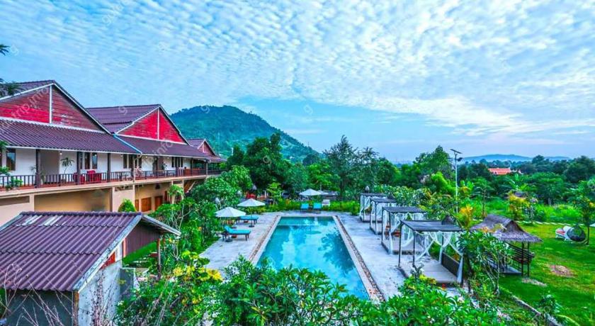 Boreirom Teuk Chhou Resort Hotel (Kampot) - Deals, Photos & Reviews