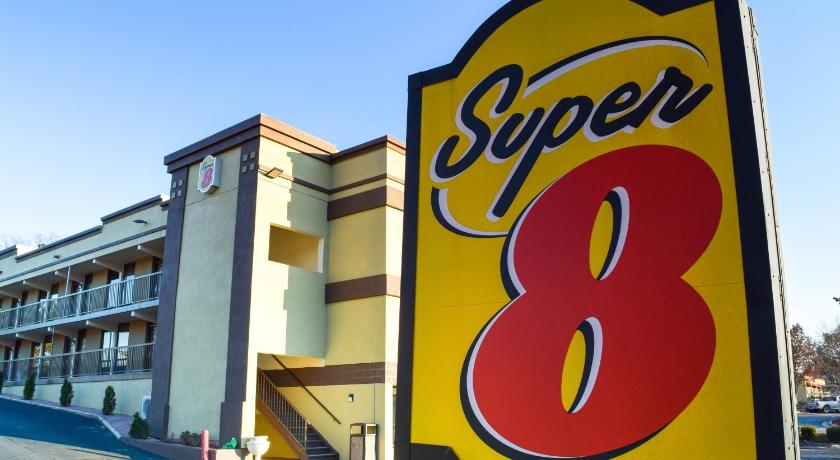 Super 8 By Wyndham Raleigh Downtown South