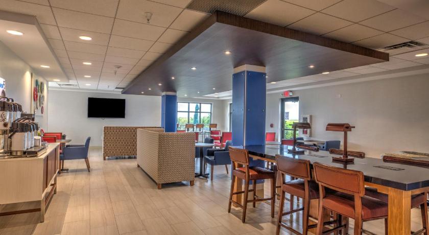 Holiday Inn Express Rochelle photo