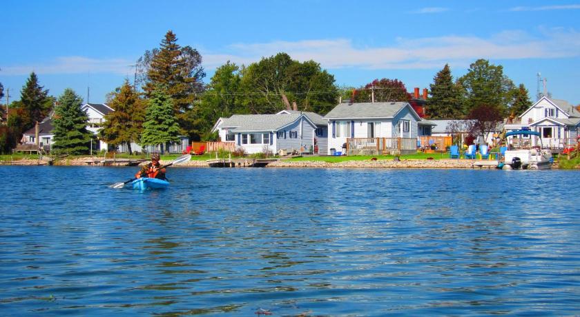 Twin Birch Cottages — Hotel in Prince Edward (ON)