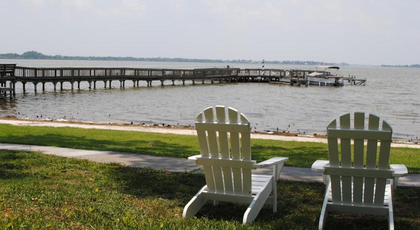 Lakeside Inn on Lake Dora