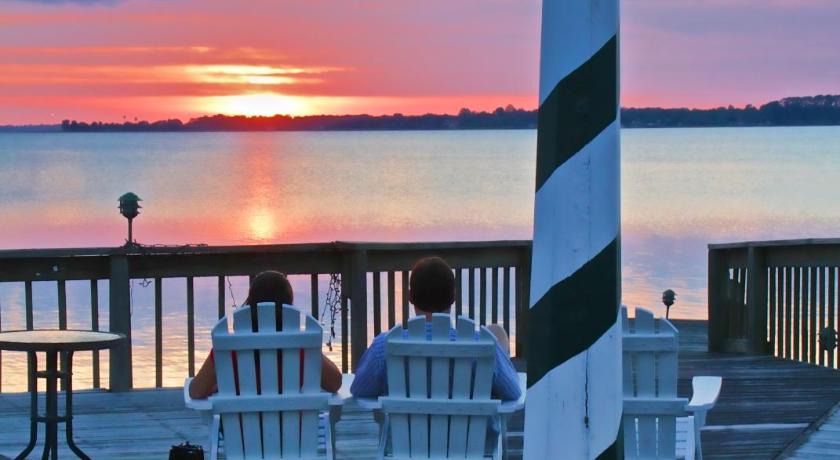 Lakeside Inn on Lake Dora