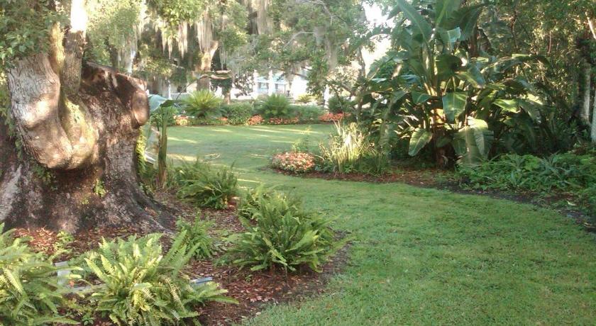 Lakeside Inn on Lake Dora