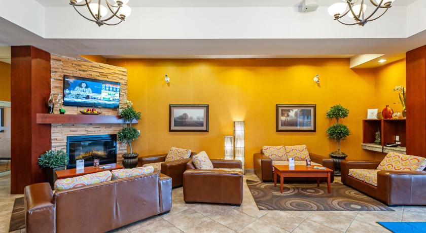 Holiday Inn Express Hotel & Suites Clarington - Bowmanville photo