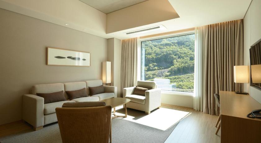 Image of Grand Twin Suite - Wellness Club and Aqua Club Access for 4 Included 0
