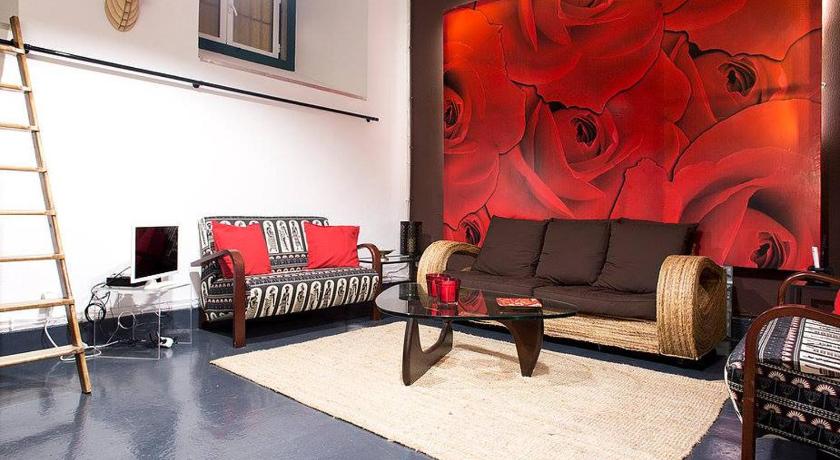Renewed Apartment in Alfama (near the Cathedral) — Hotel in Lisbon