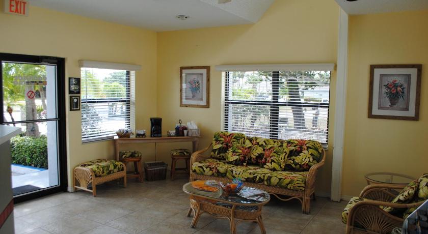 Dockside Inn & Resort photo