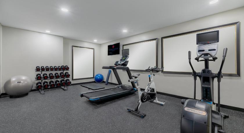 Candlewood Suites Cookeville photo
