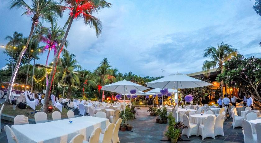 ラブアン Palm Beach Resort & Spa 4つ星 ホテル レストラン