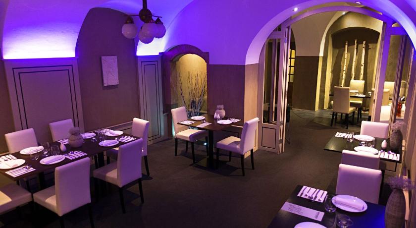Hotel U Kříže - image 6