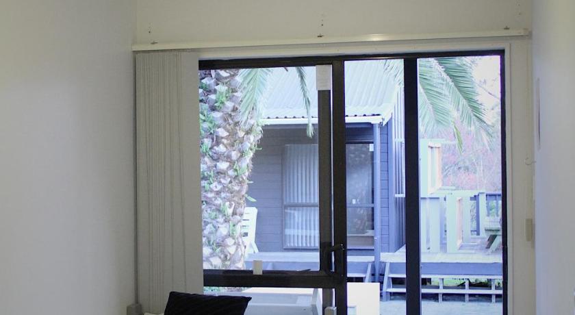 Hugo and Carters Backpackers and Motel photo