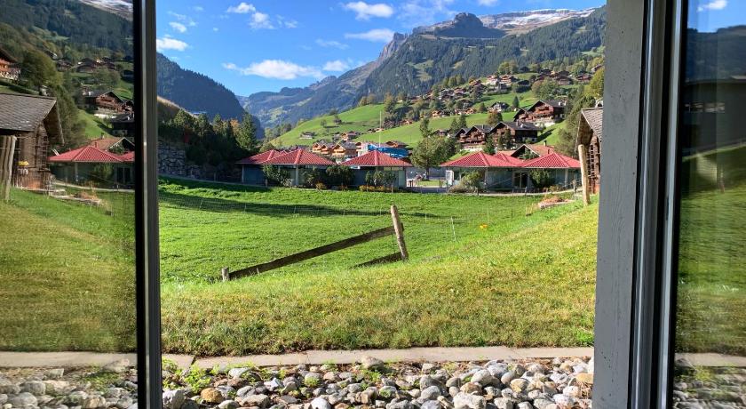 Brand New, 5min to Ski PARADISE ! photo