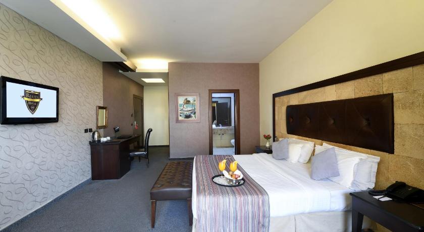 Image of Deluxe Double Room 14
