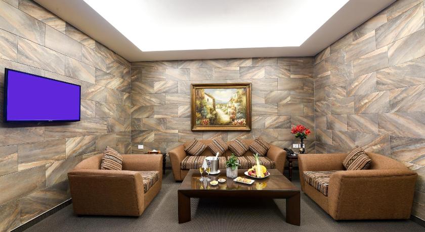 Image of Deluxe Family Suite 4
