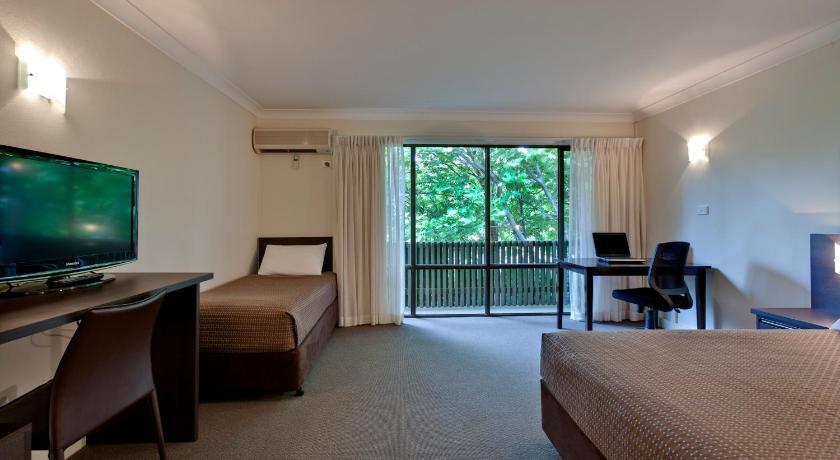 ibis Styles Canberra Tall Trees