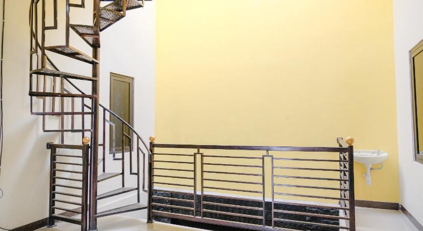 TF Homestay near Alun Alun Caruban photo