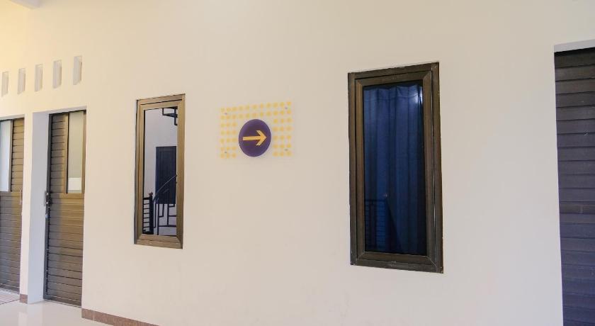 TF Homestay near Alun Alun Caruban photo