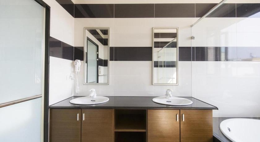 Image of Luxury Quadruple Room 2