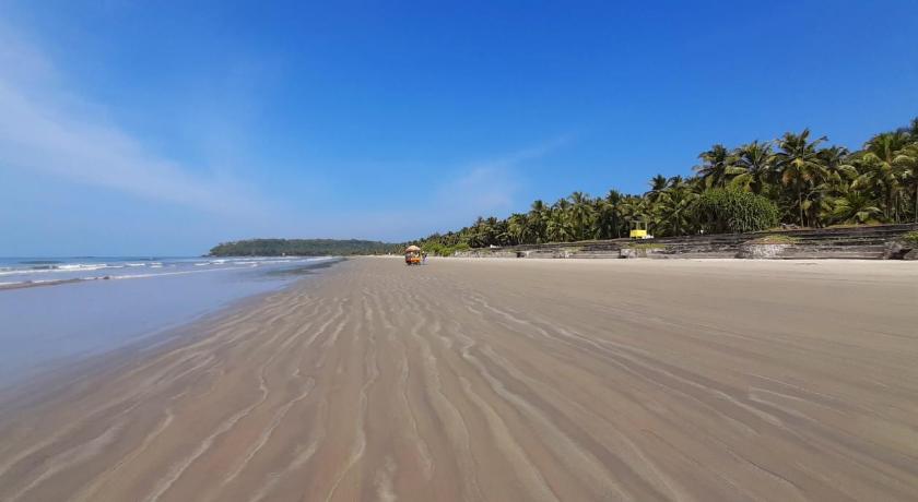 Corniche Beach Resort photo