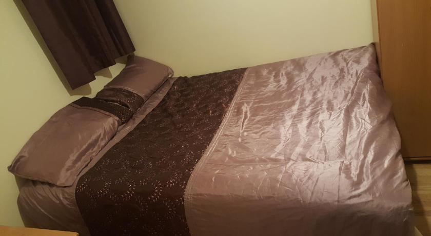 Splendid 4Bedrooms Shared Home — Hotel in Manchester