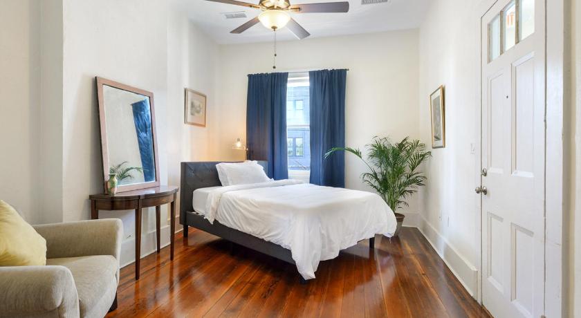 Montgomery House photo
