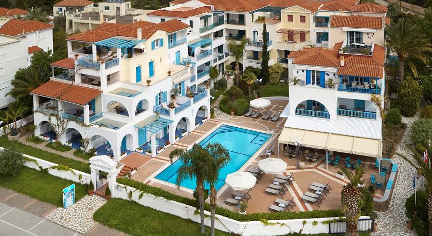 Nikis Village — Hotel in Poros