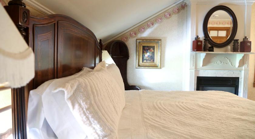 Galena Inn formerly Victorian Mansion photo