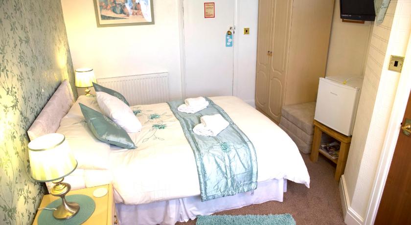Image of Double Room with Private Bathroom 4