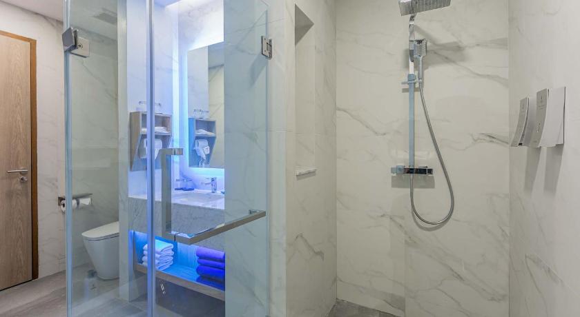 Image of Deluxe Quad Room 7