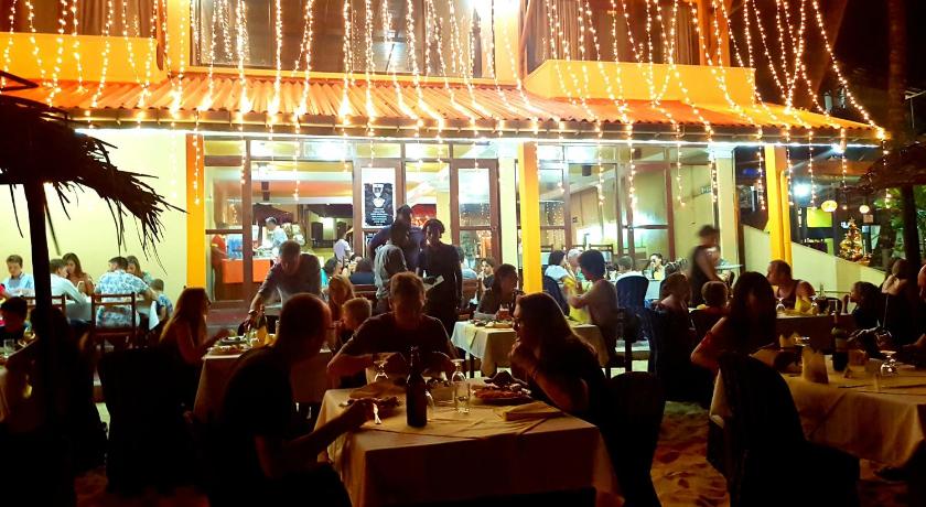Drifters Hotel & Beach Restaurant photo