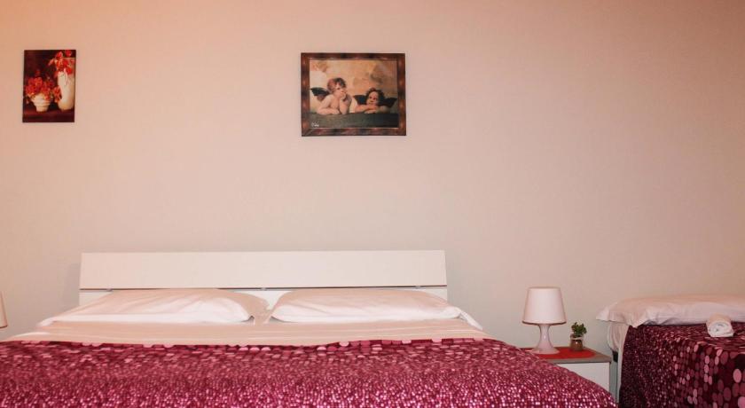 Image of Triple Room with Private Bathroom 9